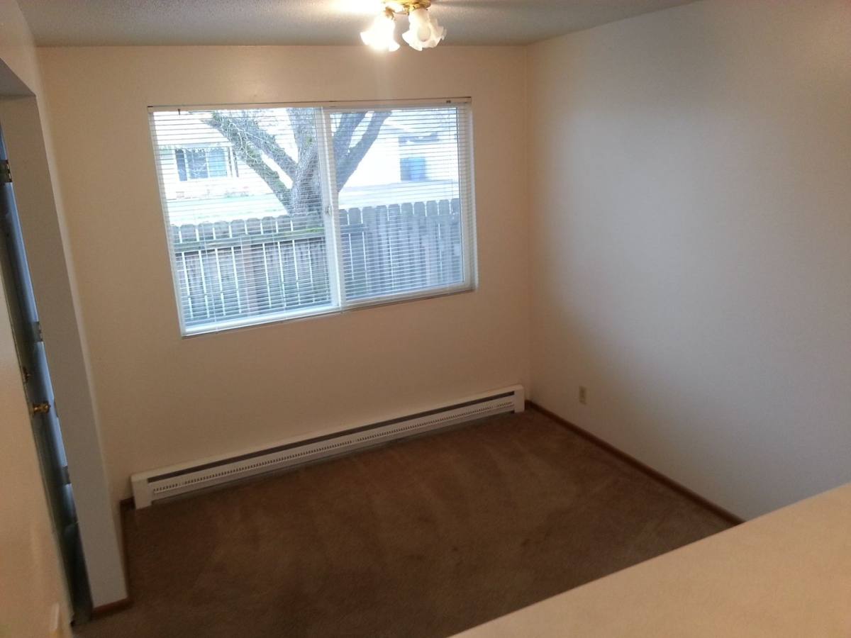 Apartment for rent at 1812 32nd Place NE, Salem, OR 97301