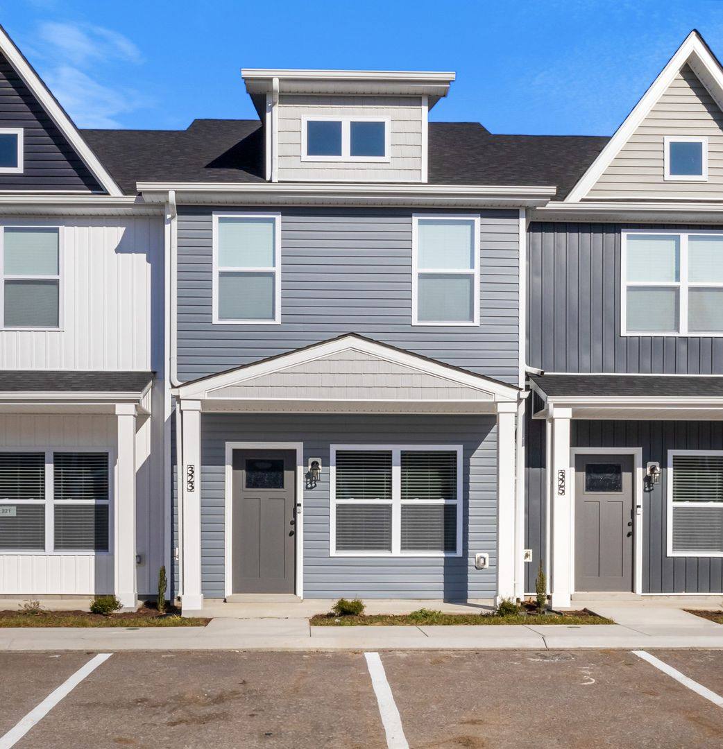 Townhouse for rent at 325 Front Ridge Circle, Clarksville, TN 37040