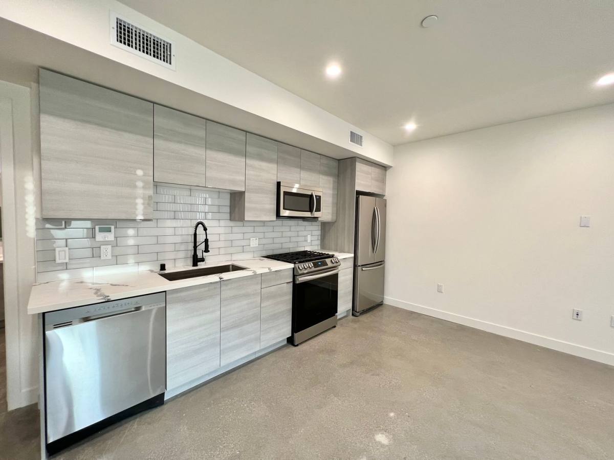 Apartment for rent at 3355 Overland Ave, Los Angeles, CA 90034