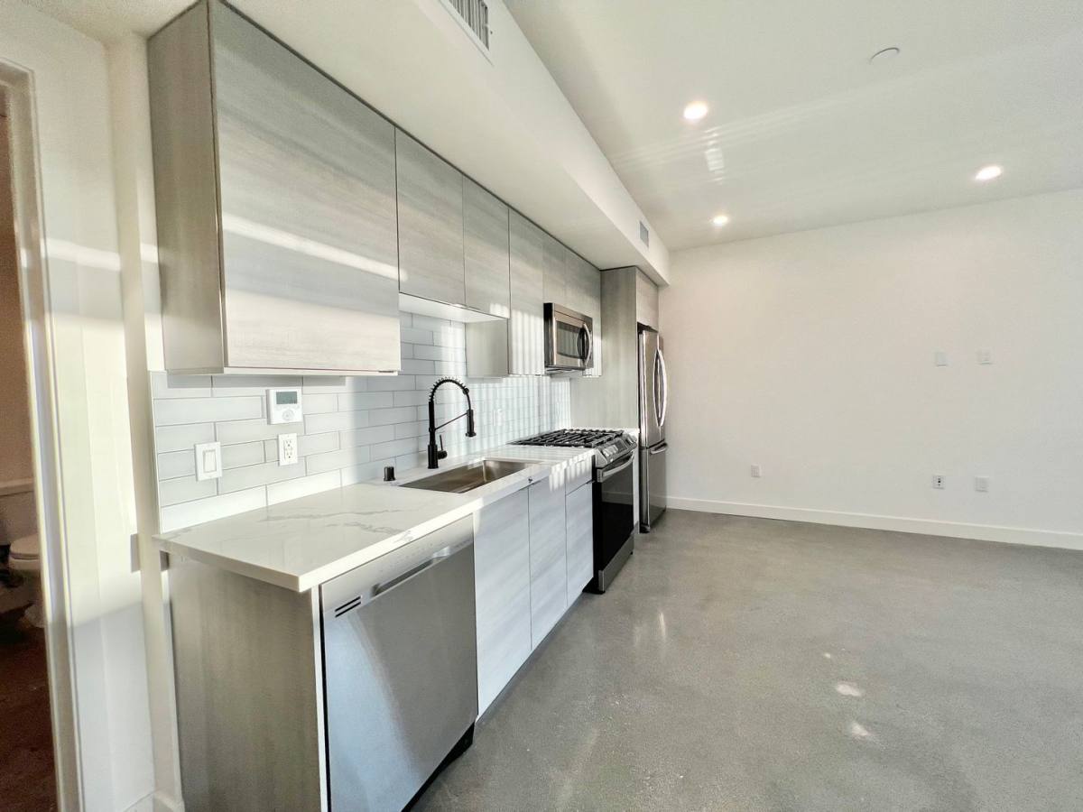 Apartment for rent at 3355 Overland Ave, Los Angeles, CA 90034