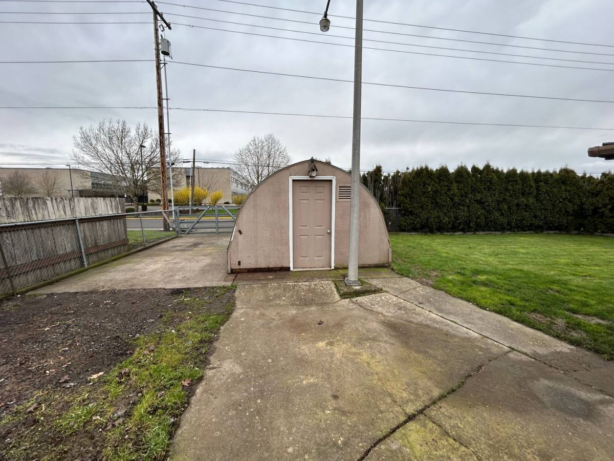 Apartment for rent at 410 SE Debbie St, McMinnville, OR 97128