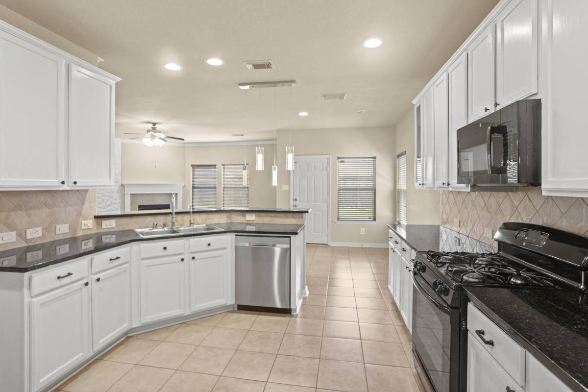 Apartment for rent at 6034 Preserve Lane, Missouri City, TX 77459