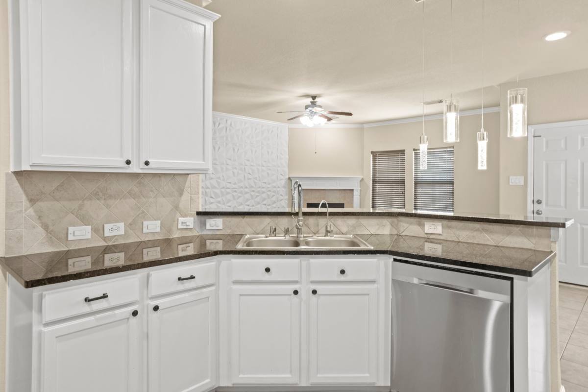Apartment for rent at 6034 Preserve Lane, Missouri City, TX 77459