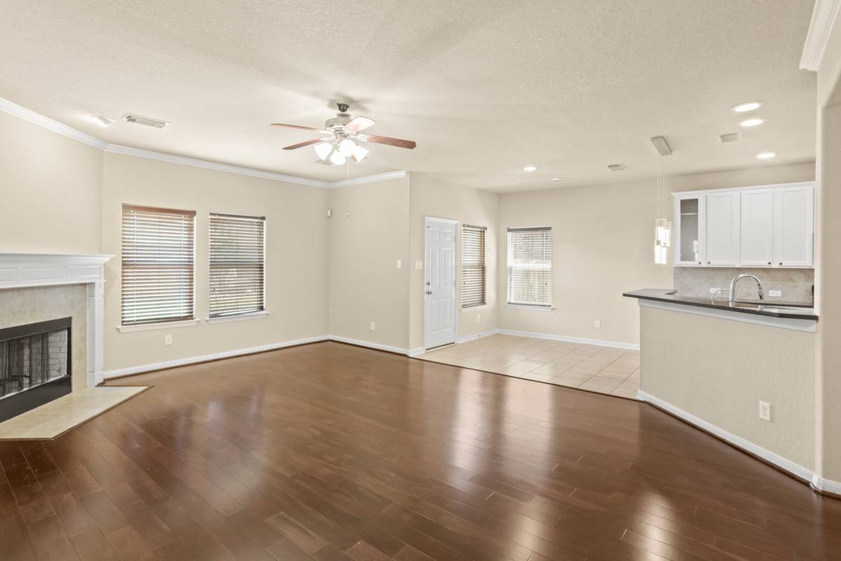 Apartment for rent at 6034 Preserve Lane, Missouri City, TX 77459