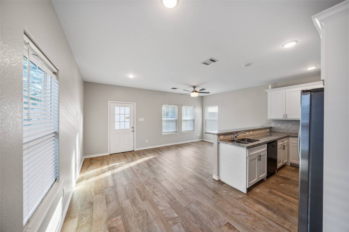 Apartment for rent at 16928 Kempwood, Montgomery, TX 77316