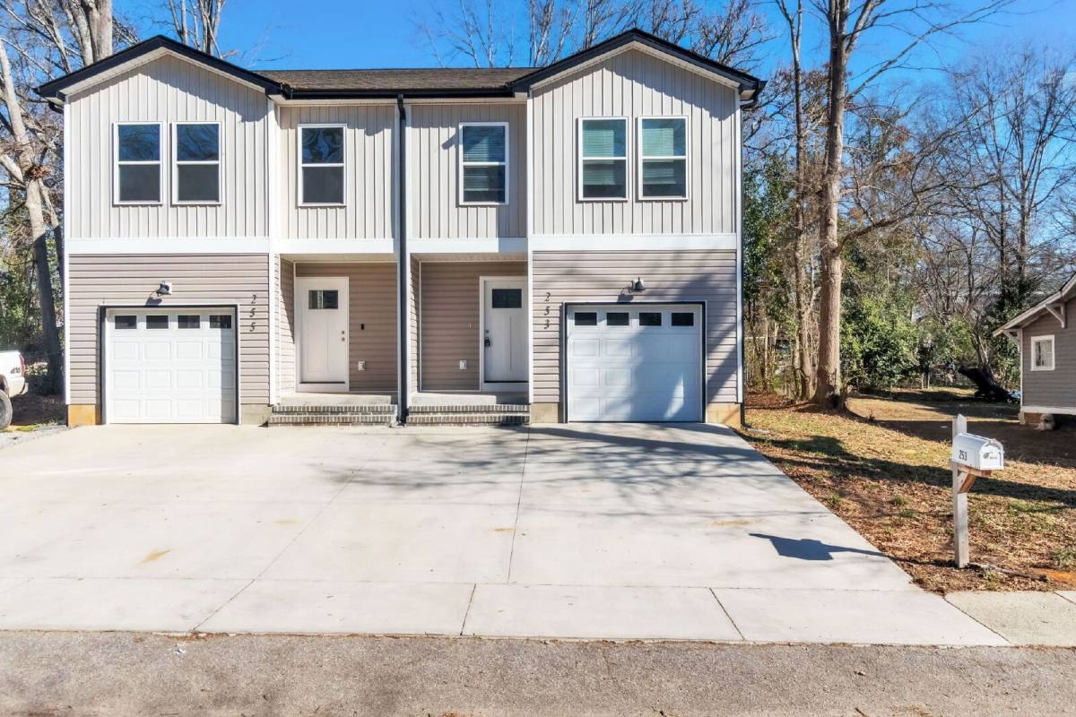 Townhouse for rent at 253 Woodruff St, Woodruff, SC 29388