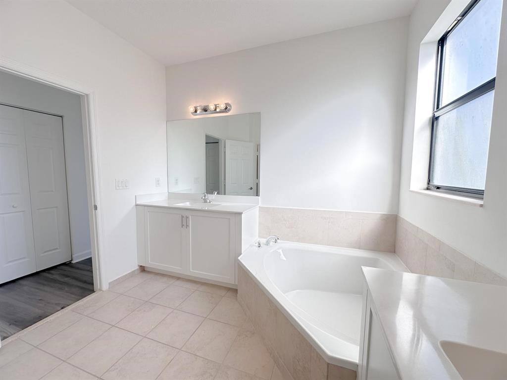 House for rent at 244 NE 210th Way, Miami, FL 33179