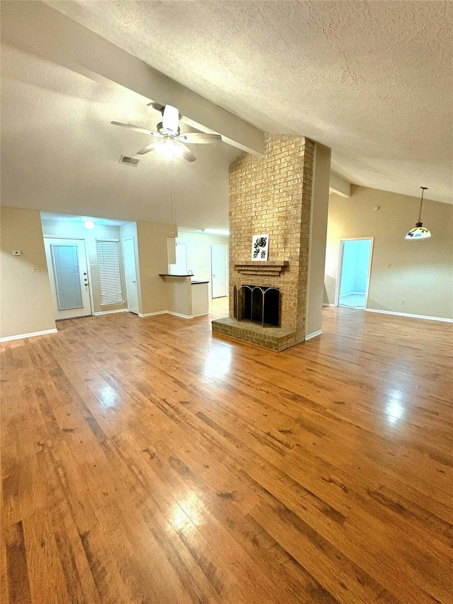 House for rent at 1014 Stoneleigh Court, Tomball, TX 77375
