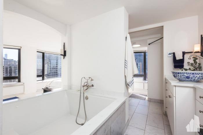 Condo for rent at 1555 N Astor #15W, Chicago, IL 60610