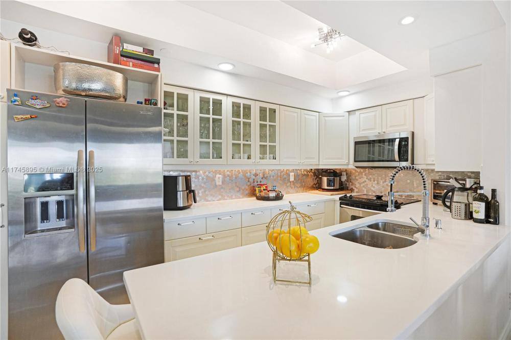 Apartment for rent at 3700 Island Blvd, North Miami Beach, FL 33160