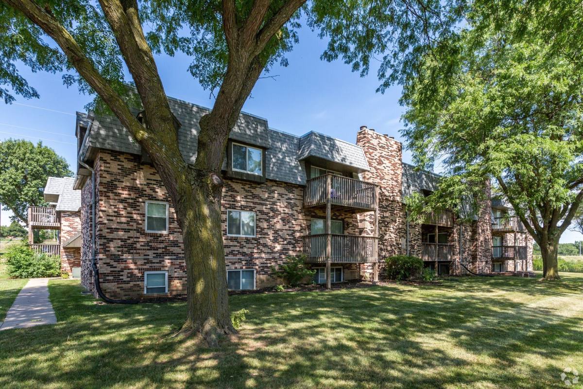 Apartment for rent at New Towne West, 3506 N 102nd Plaza, Omaha, NE 68134