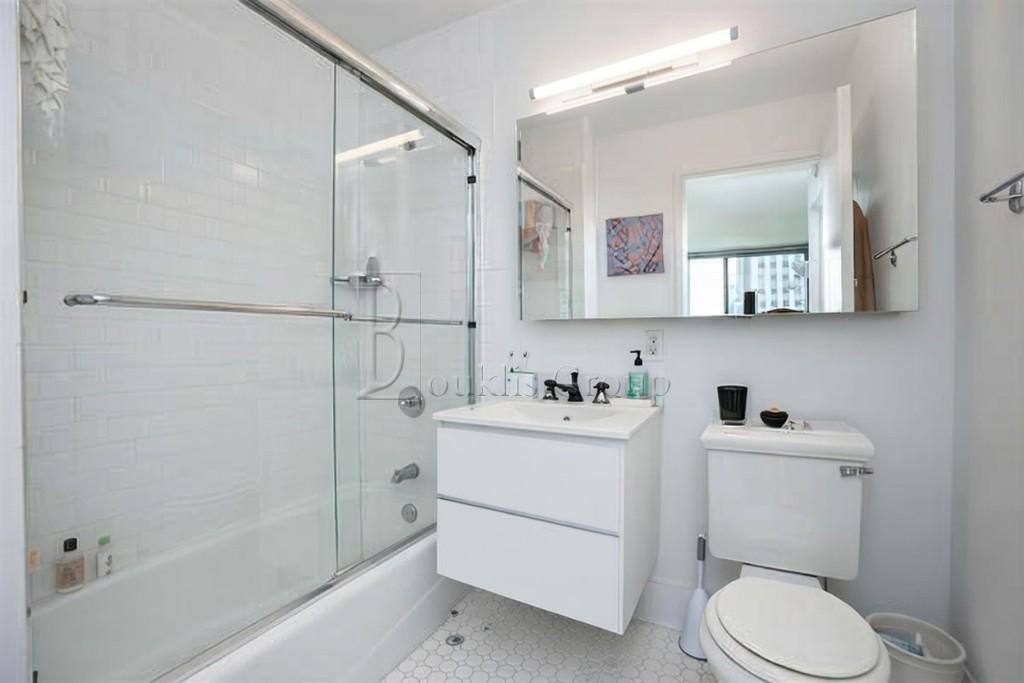 Apartment for rent at 2 Platt St #12N, New York, NY 10038