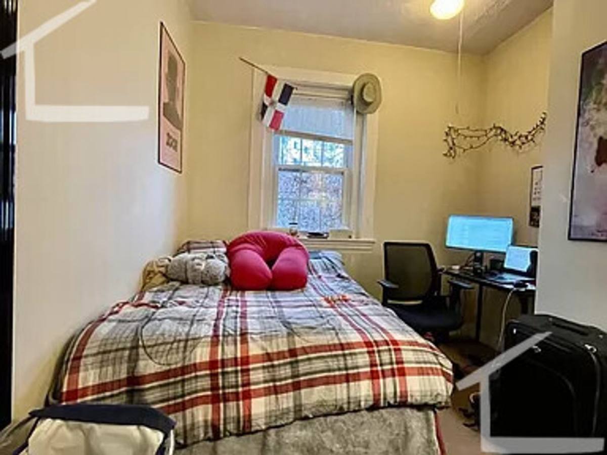 Apartment for rent at 186 Naples Rd, Brookline, MA 02446