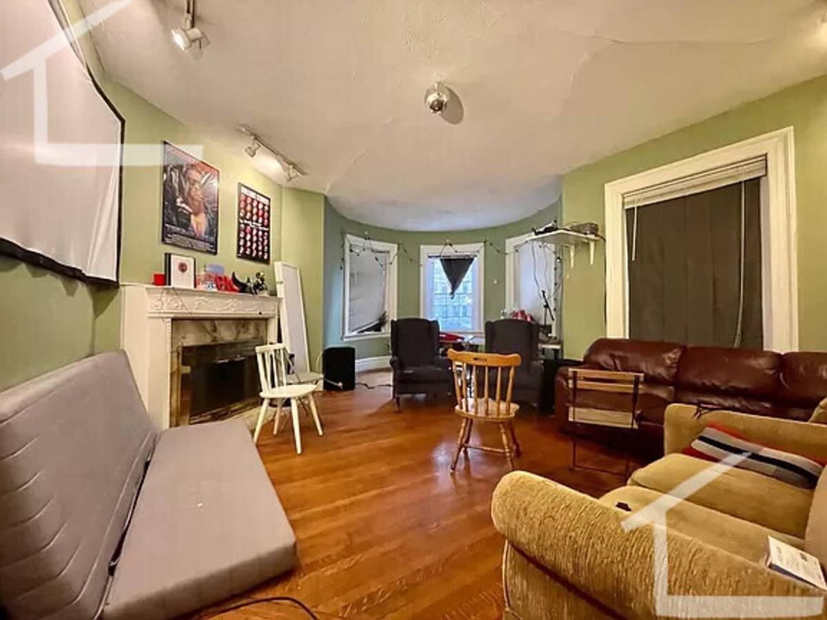 Apartment for rent at 186 Naples Rd, Brookline, MA 02446