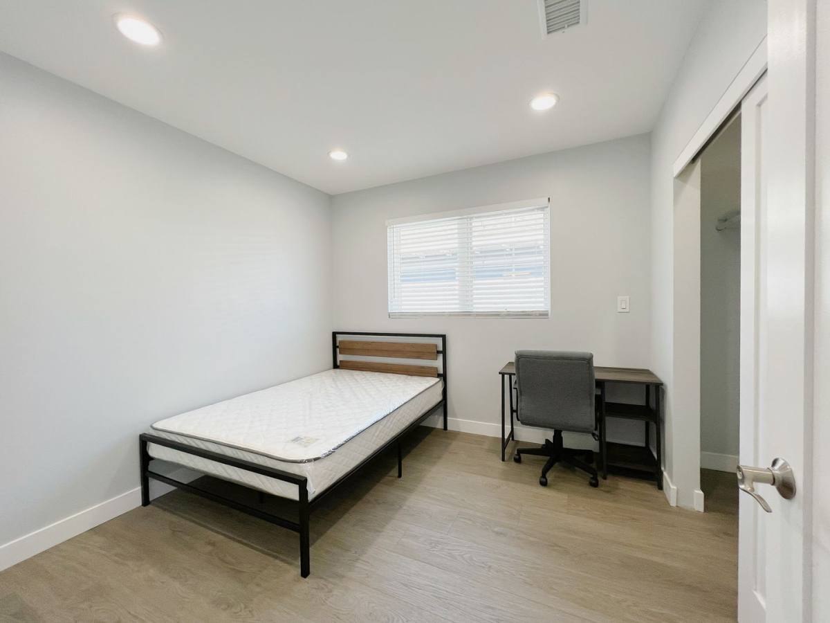 Apartment for rent at 2641 S Budlong Ave, Los Angeles, CA 90007
