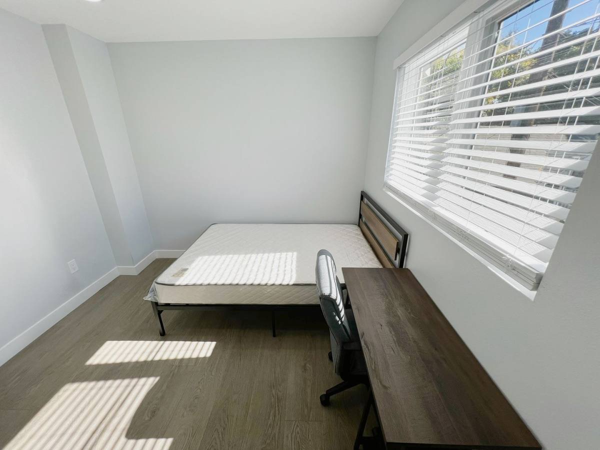 Apartment for rent at 2641 S Budlong Ave, Los Angeles, CA 90007