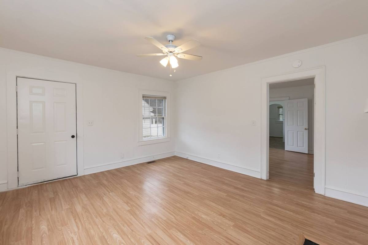 Apartment for rent at 607-609 N Main St, Burlington, NC 27217