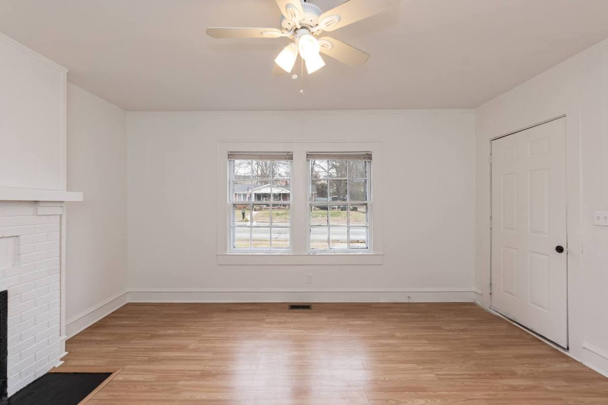 Apartment for rent at 607-609 N Main St, Burlington, NC 27217