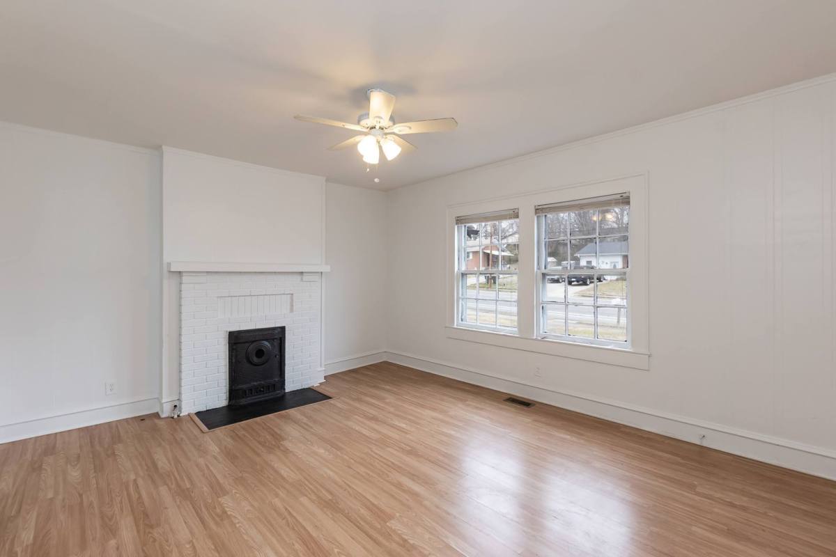 Apartment for rent at 607-609 N Main St, Burlington, NC 27217