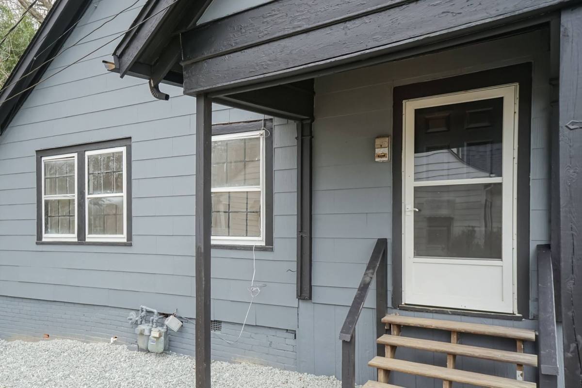 Apartment for rent at 607-609 N Main St, Burlington, NC 27217