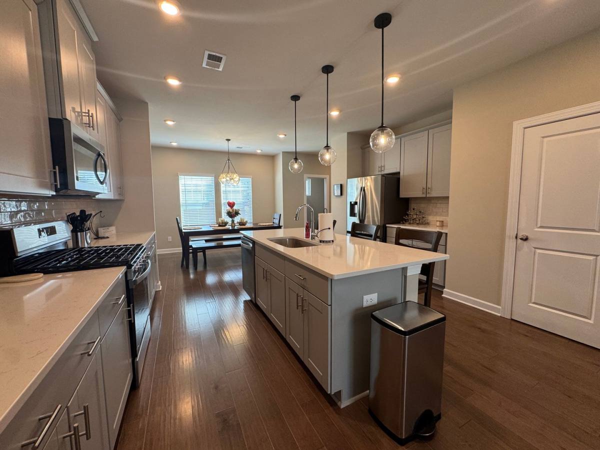 Townhouse for rent at 3738 Memorial Parkway, Charlotte, NC 28217