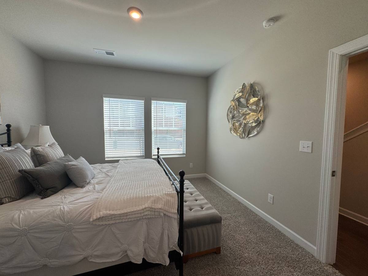 Townhouse for rent at 3738 Memorial Parkway, Charlotte, NC 28217