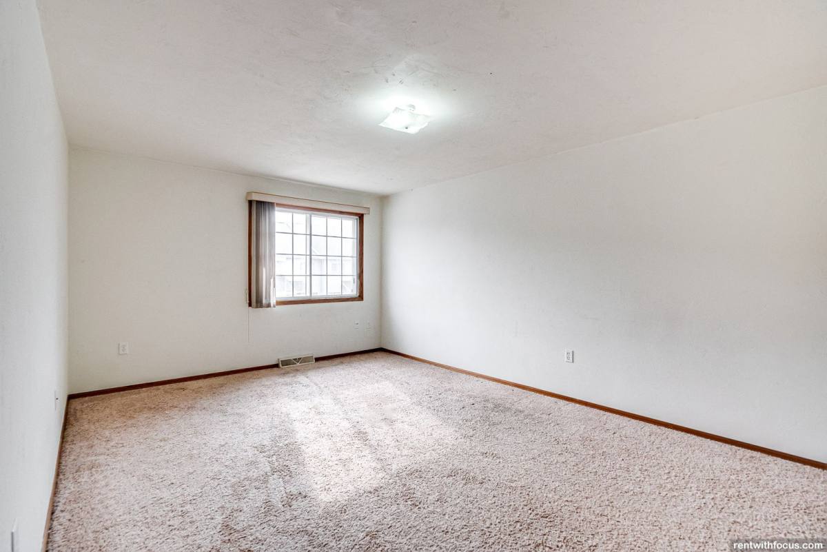 Apartment for rent at 2323 Eastman Ave, Green Bay, WI 54302