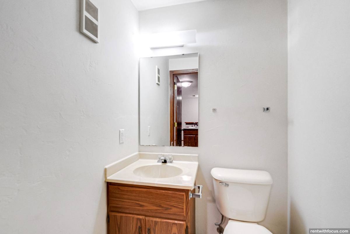 Apartment for rent at 2323 Eastman Ave, Green Bay, WI 54302