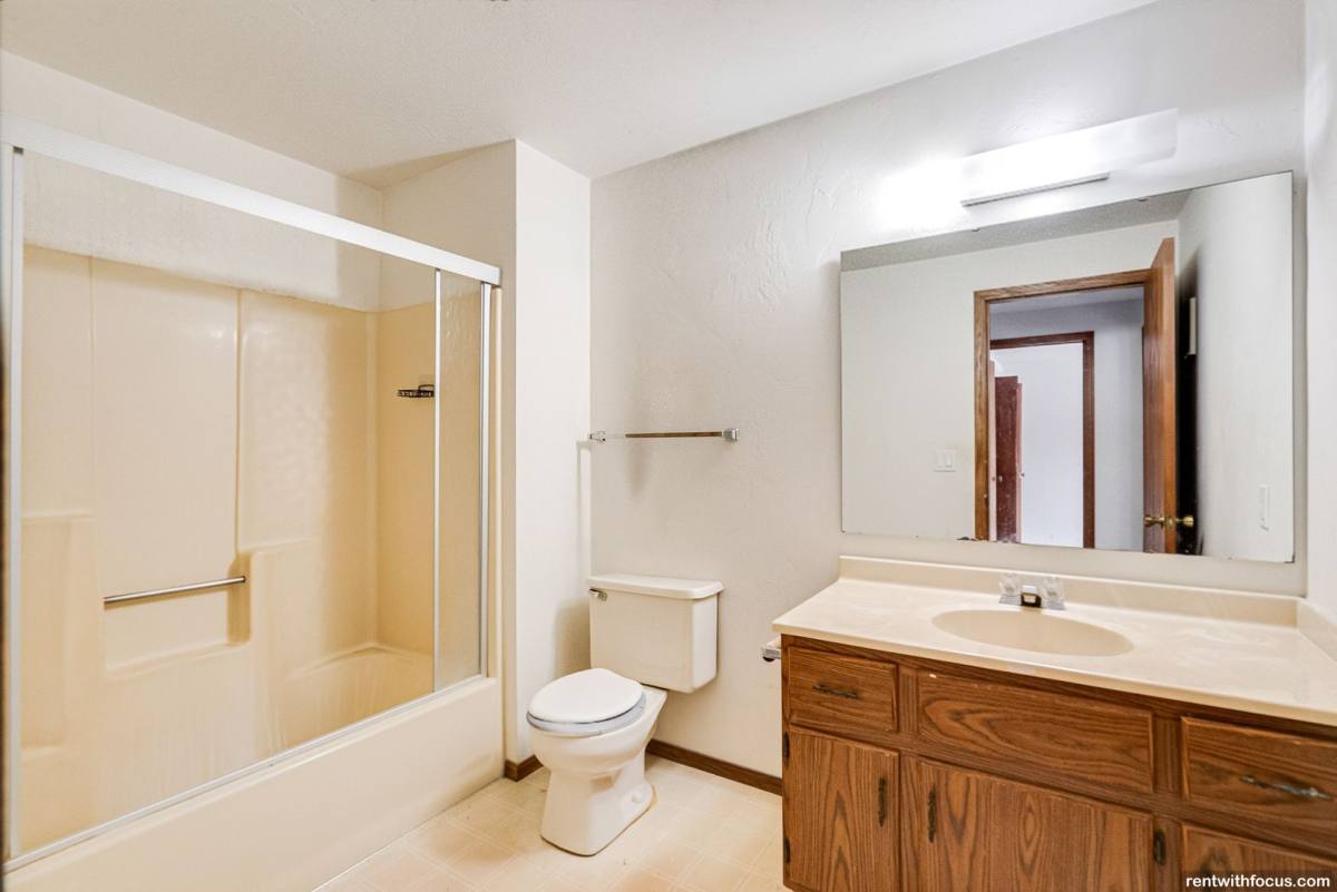 Apartment for rent at 2323 Eastman Ave, Green Bay, WI 54302