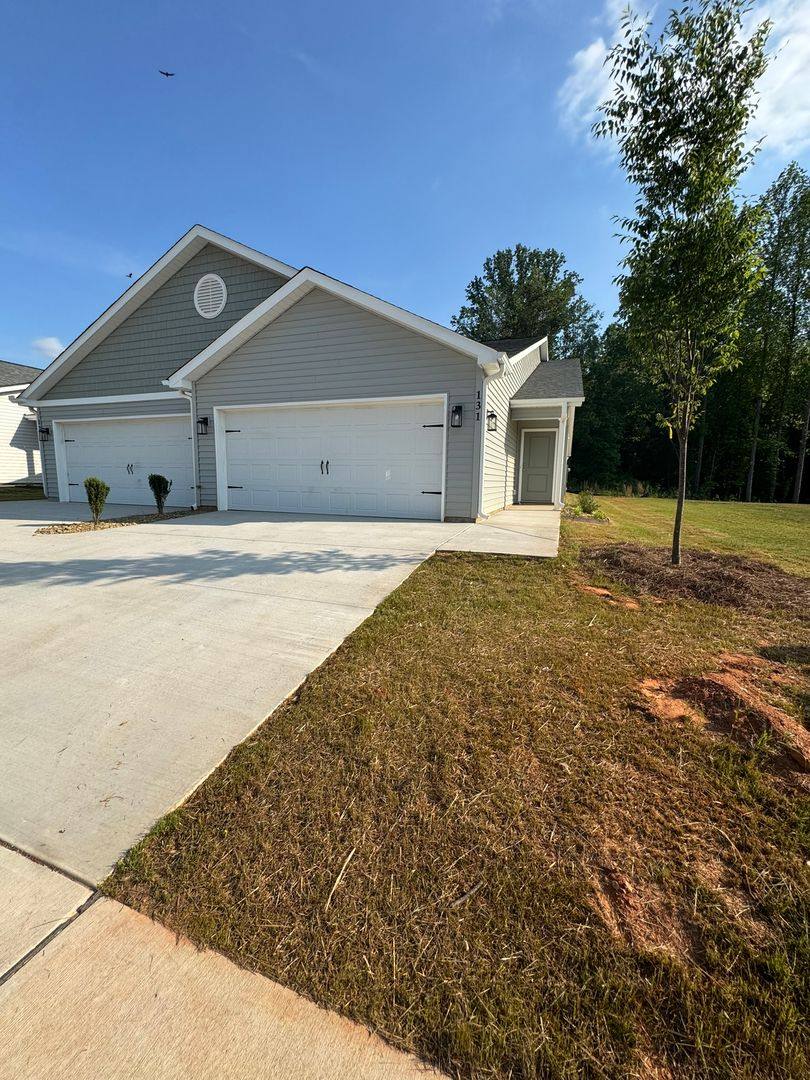 House for rent at 136 Brawley Villas Place, Mooresville, NC 28117