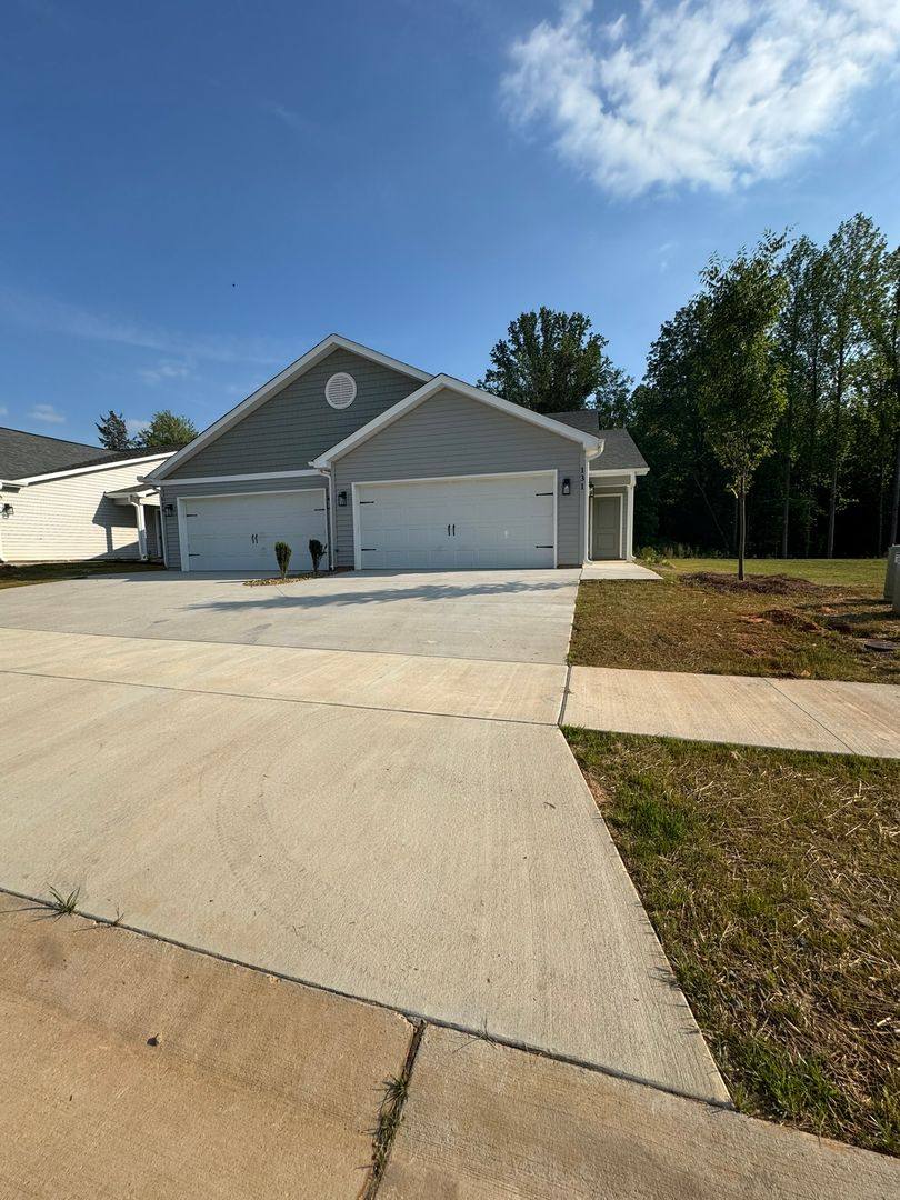 House for rent at 136 Brawley Villas Place, Mooresville, NC 28117