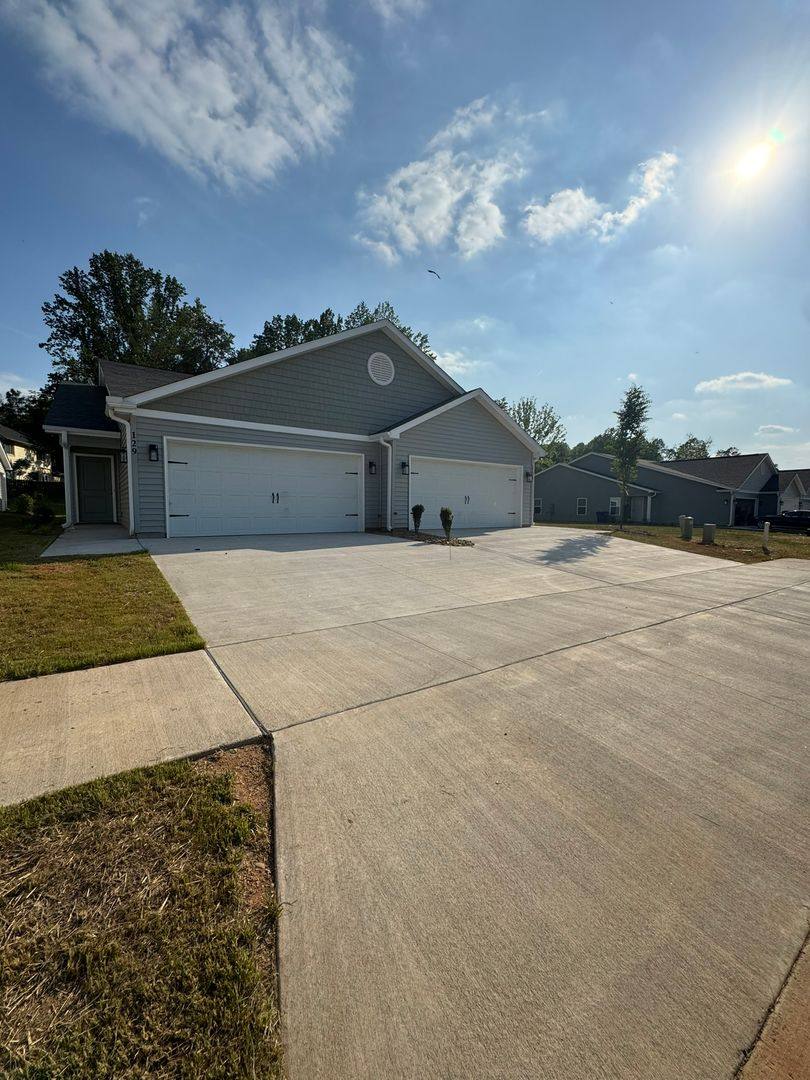 House for rent at 136 Brawley Villas Place, Mooresville, NC 28117