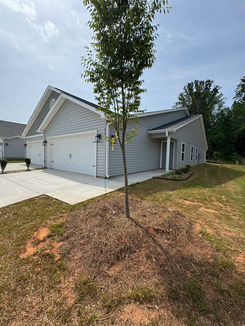 House for rent at 136 Brawley Villas Place, Mooresville, NC 28117