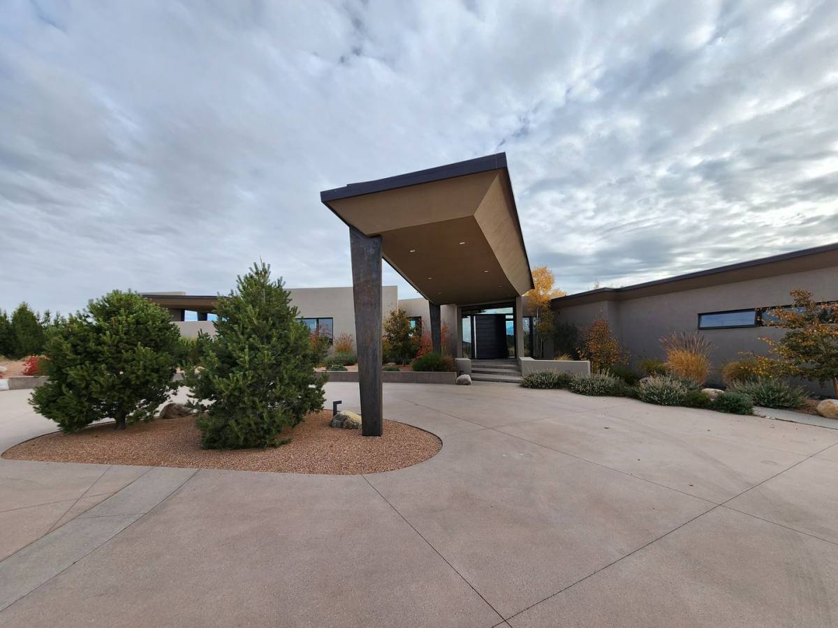 House for rent at 36 Plaza Del Centro, Santa Fe, NM 87506
