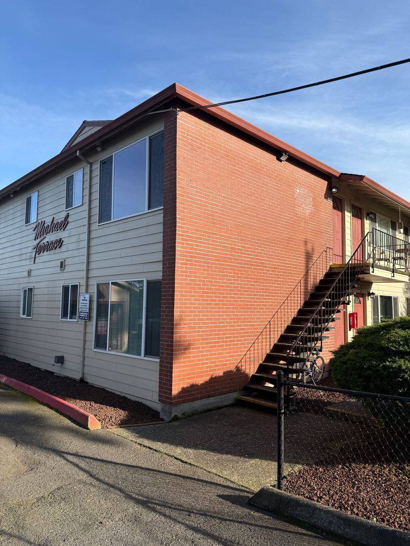 Apartment for rent at 4202-4224 SE 58th Ave, Portland, OR 97206