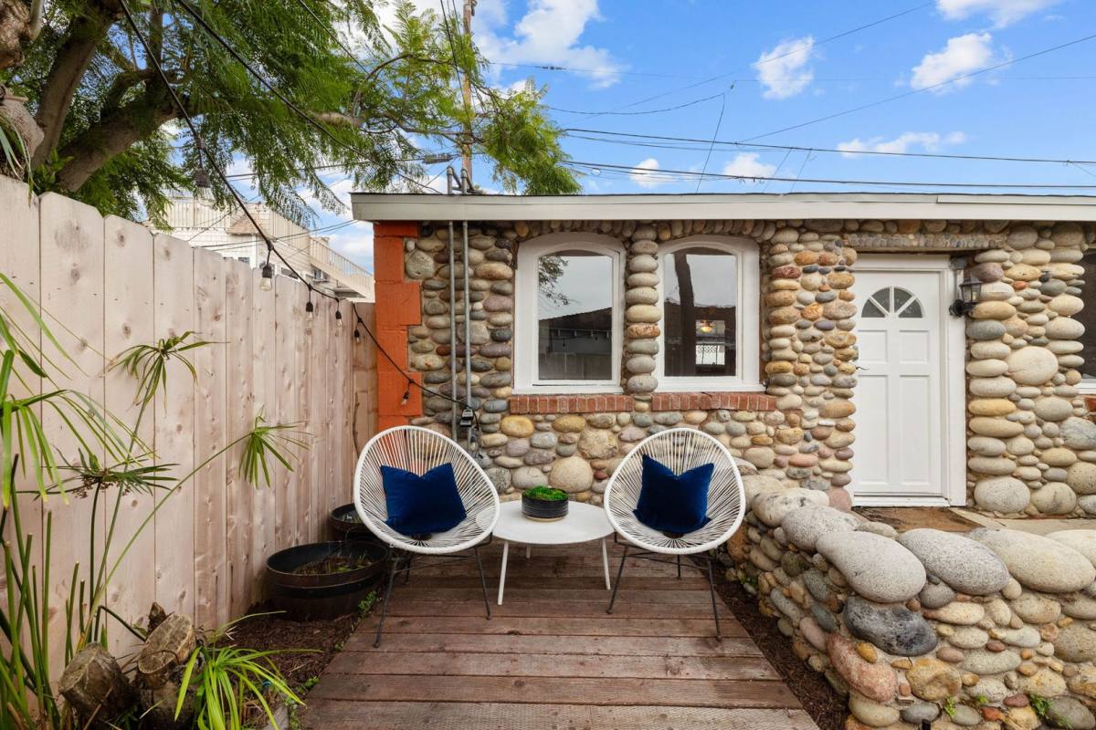 Apartment for rent at 344 Bonair St, La Jolla, CA 92037