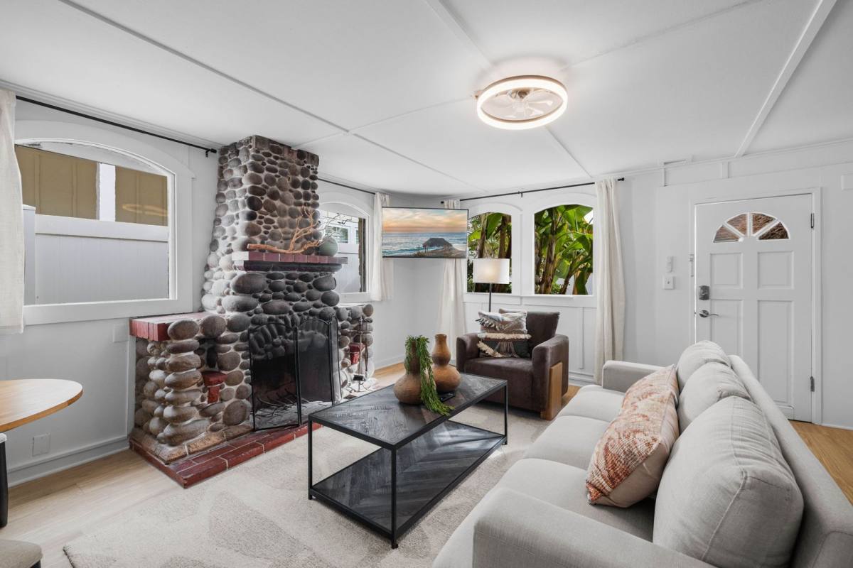 Apartment for rent at 344 Bonair St, La Jolla, CA 92037