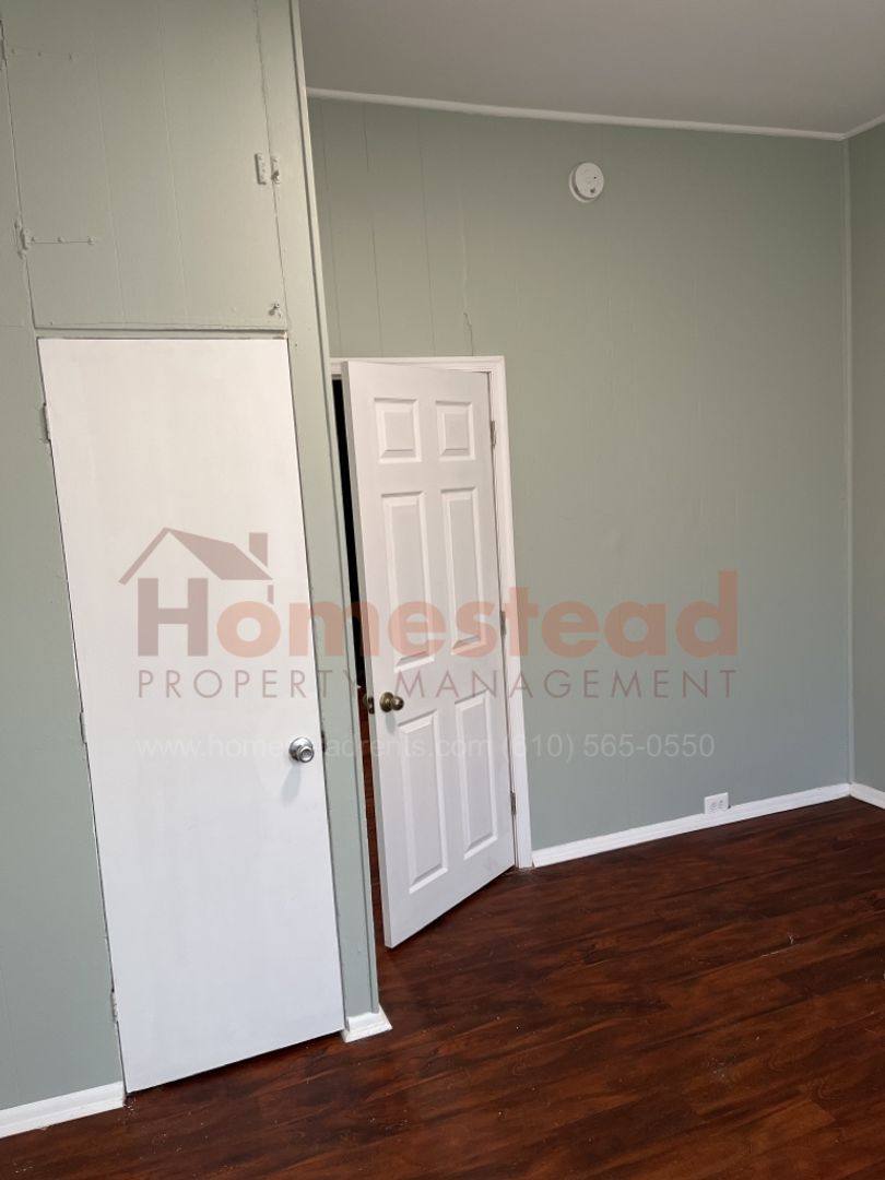 Apartment for rent at 7313 W Chester Pike, Upper Darby, PA 19082