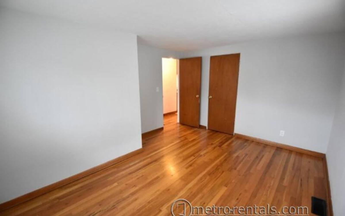 Apartment for rent at 2686-2688 Hibbert Ave, Columbus, OH 43202