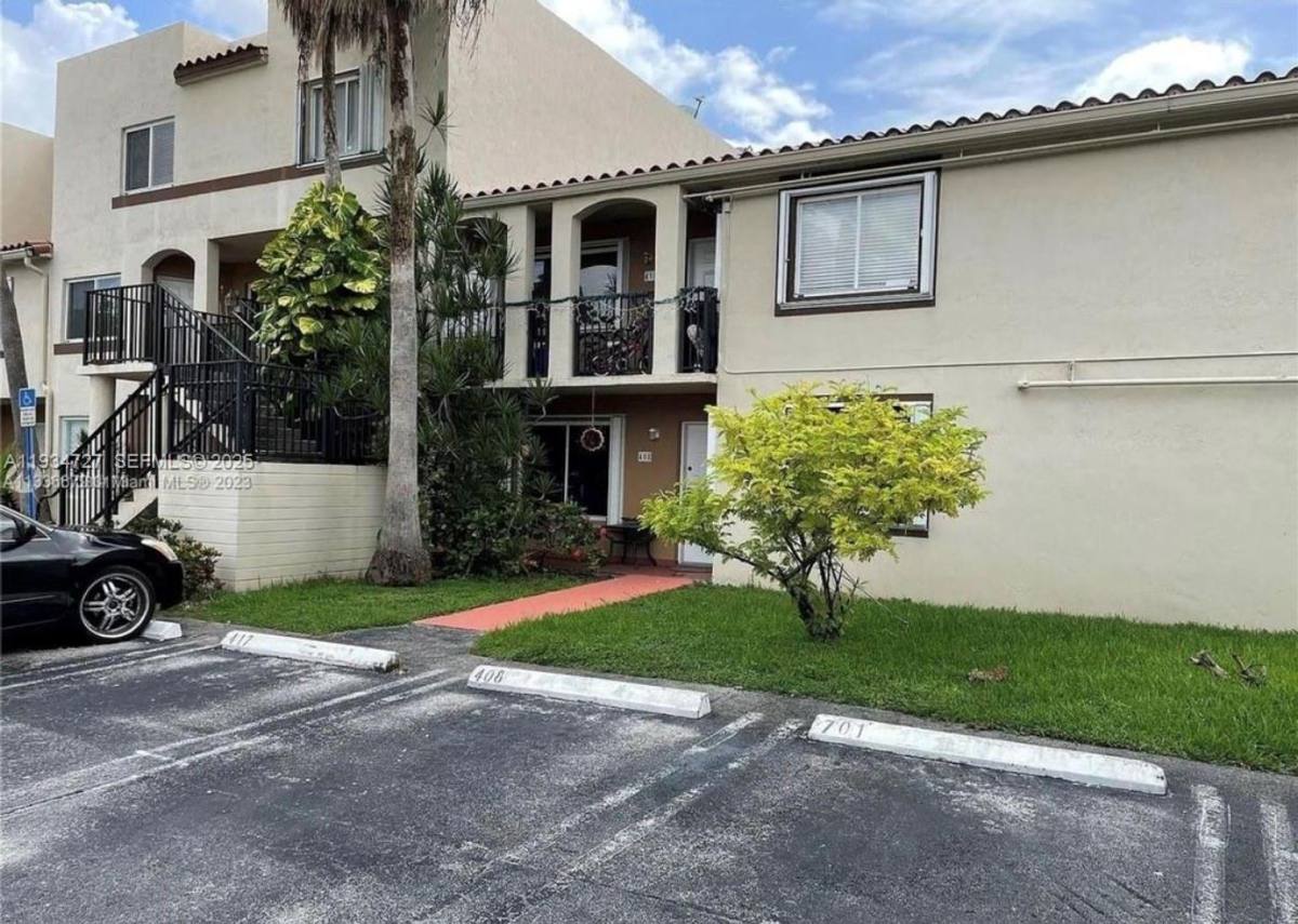 Apartment for rent at 511 NW 82nd Ave, Miami, FL 33126
