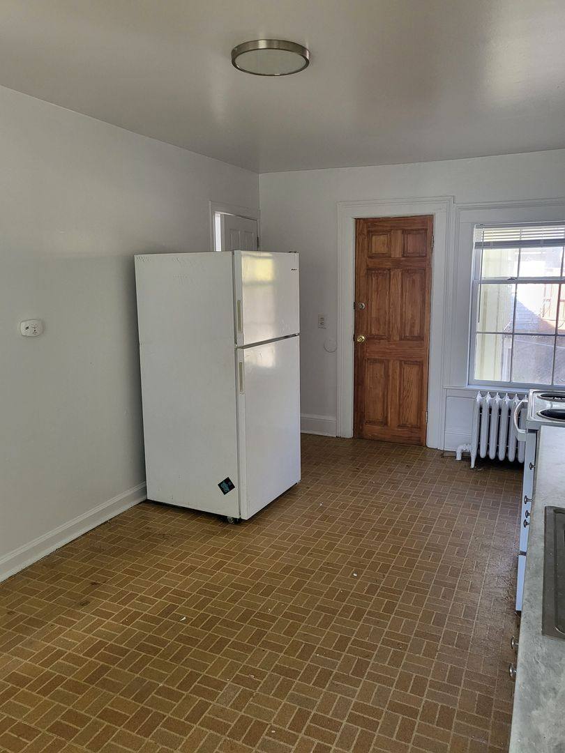 Apartment for rent at 118 College Place, Ypsilanti, MI 48197
