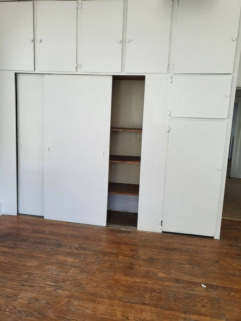 Apartment for rent at 118 College Place, Ypsilanti, MI 48197