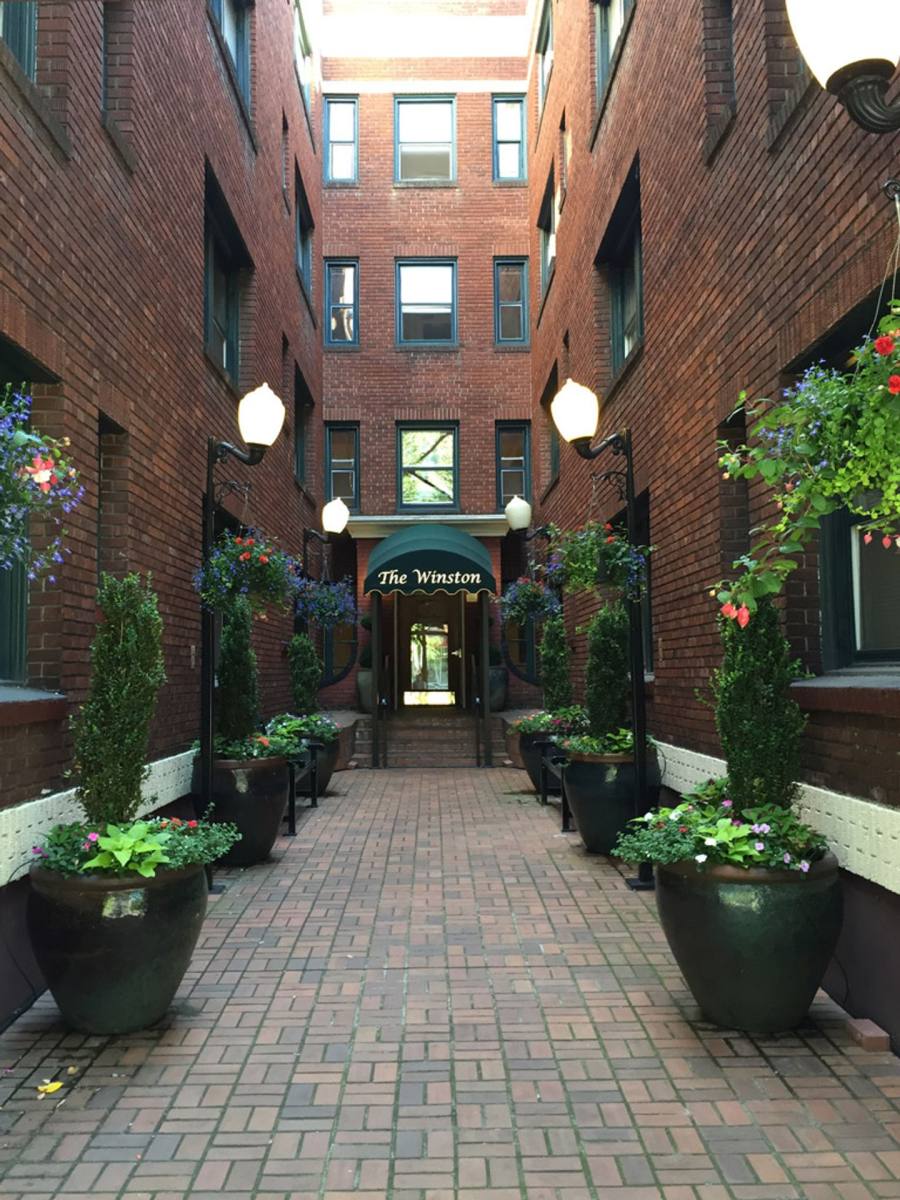 Apartment for rent at 1709 SW Morrison St, Portland, OR 97205