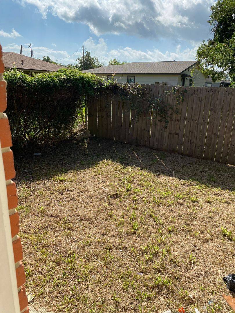 Apartment for rent at 306 Lake Rd, La Marque, TX 77568