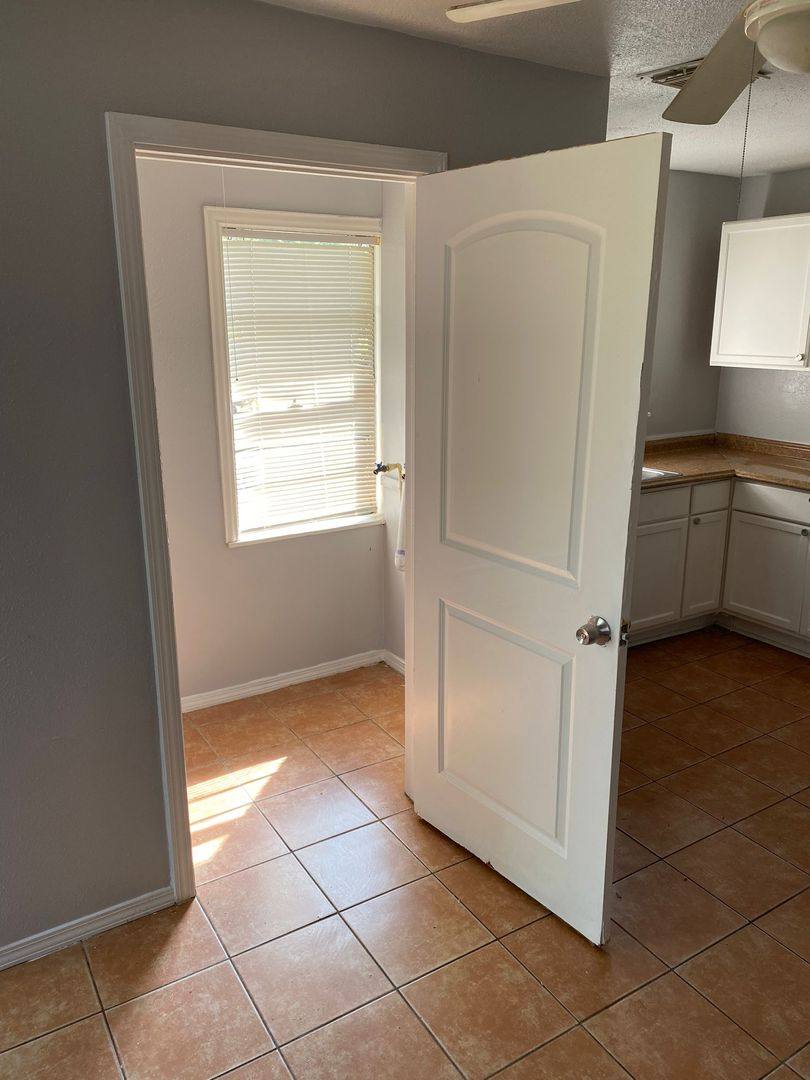 Apartment for rent at 306 Lake Rd, La Marque, TX 77568