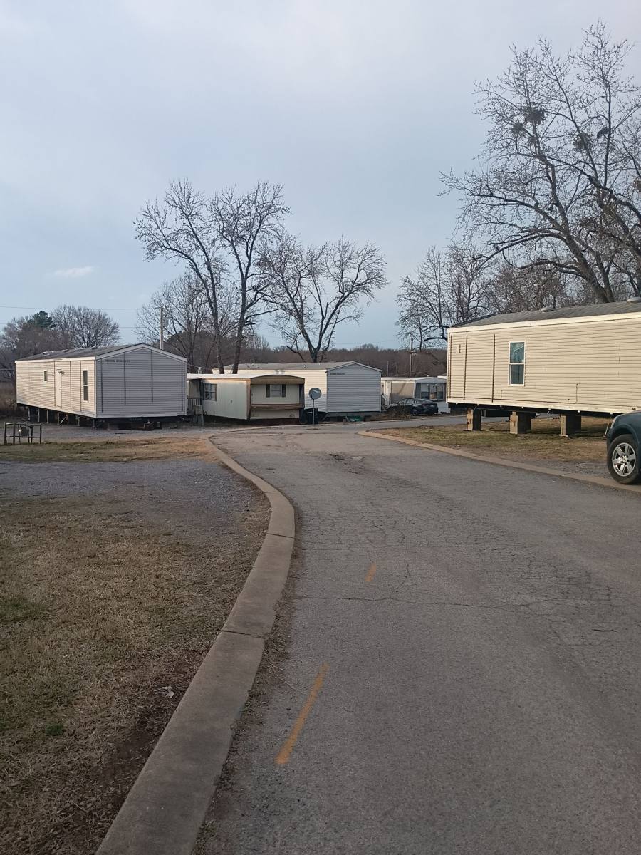 Apartment for rent at 1403 E Downing St, Tahlequah, OK 74464