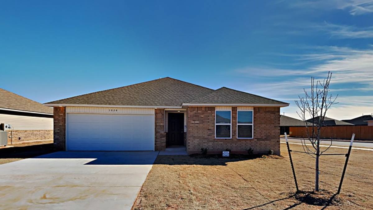 House for rent at 1024 S Appaloosa Lane, Mustang, OK 73064
