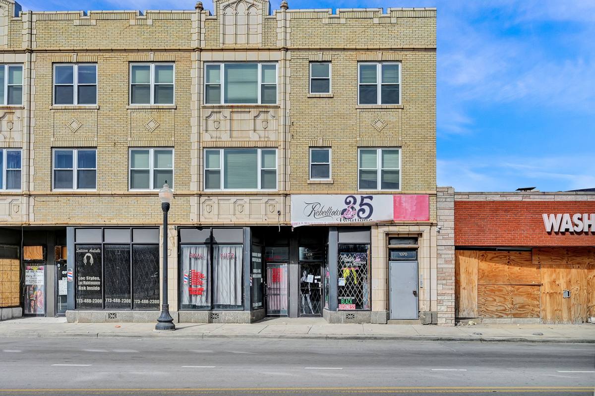 Apartment for rent at 1370-80 W 79th St, Chicago, IL 60620