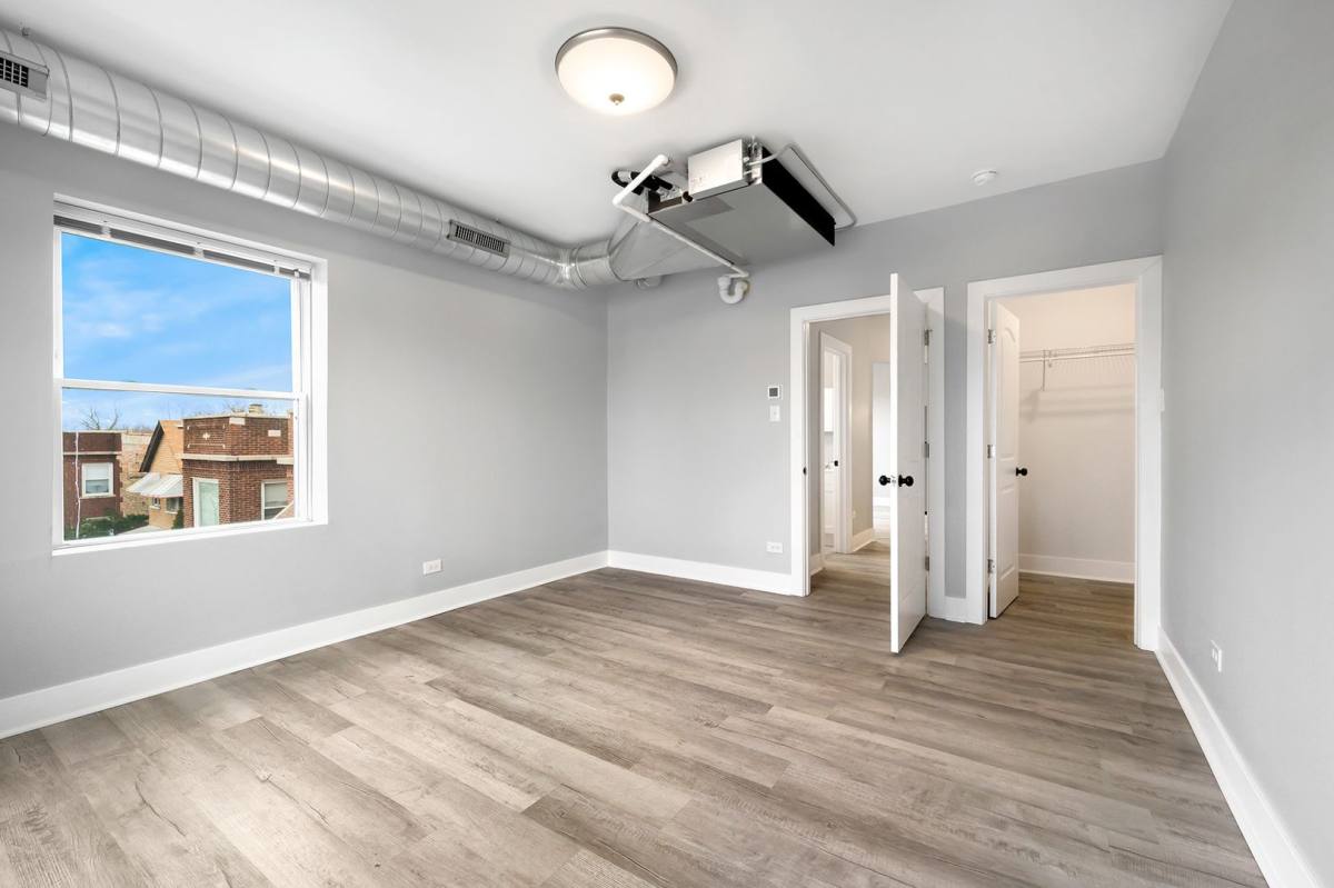 Apartment for rent at 1370-80 W 79th St, Chicago, IL 60620