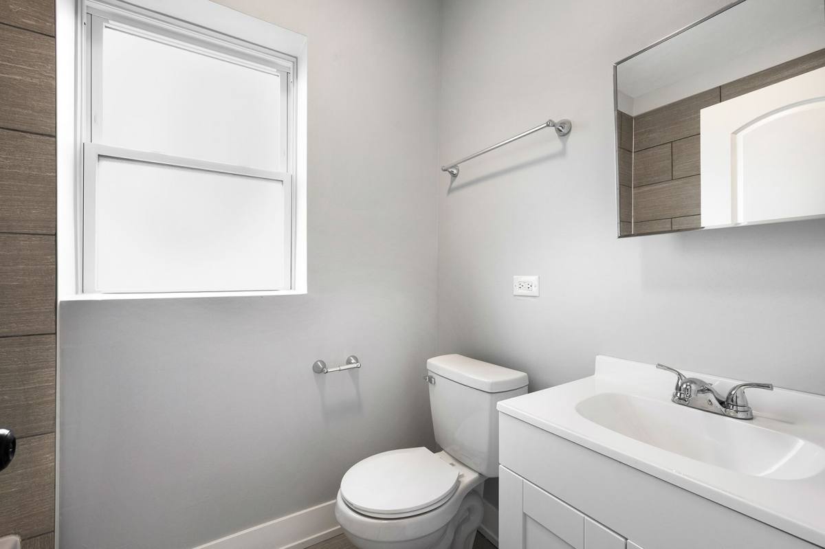 Apartment for rent at 1370-80 W 79th St, Chicago, IL 60620